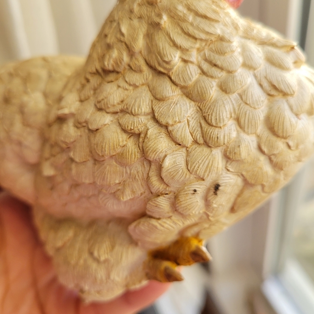 Decorative Collectible Chicken Figurine Rustic Wooden Crate/Straw Egg Resin RARE - Picture 9 of 15